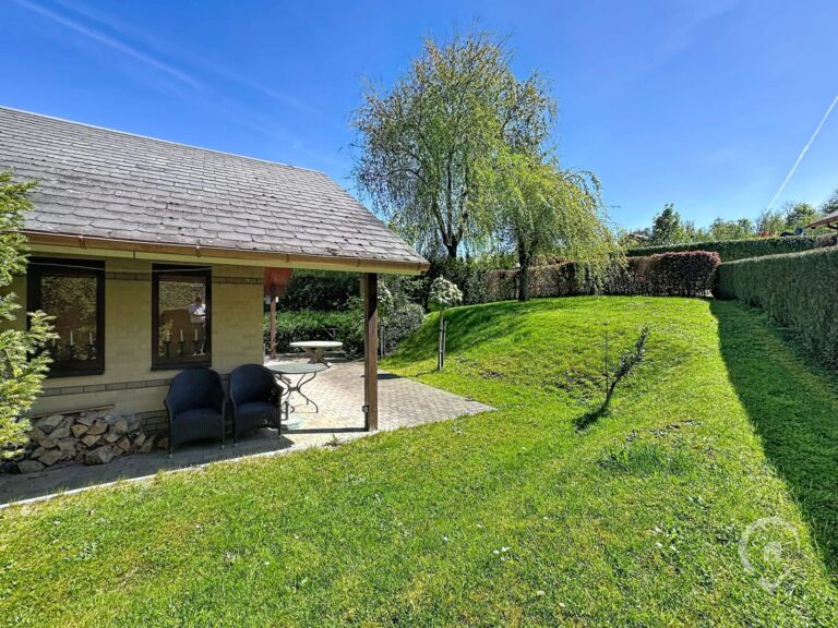Condrogest - Bungalow avec terrasse plein sud sur les hauteurs de Dinant