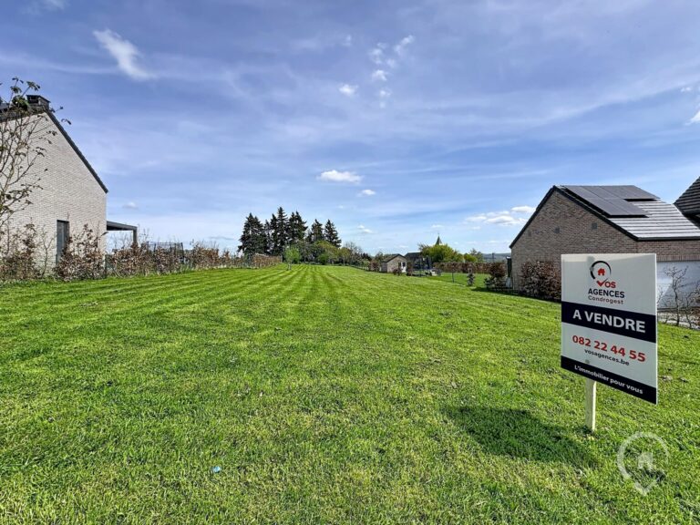 Condrogest - Magnifique parcelle de 18 ares à vendre à Loyers - Dinant