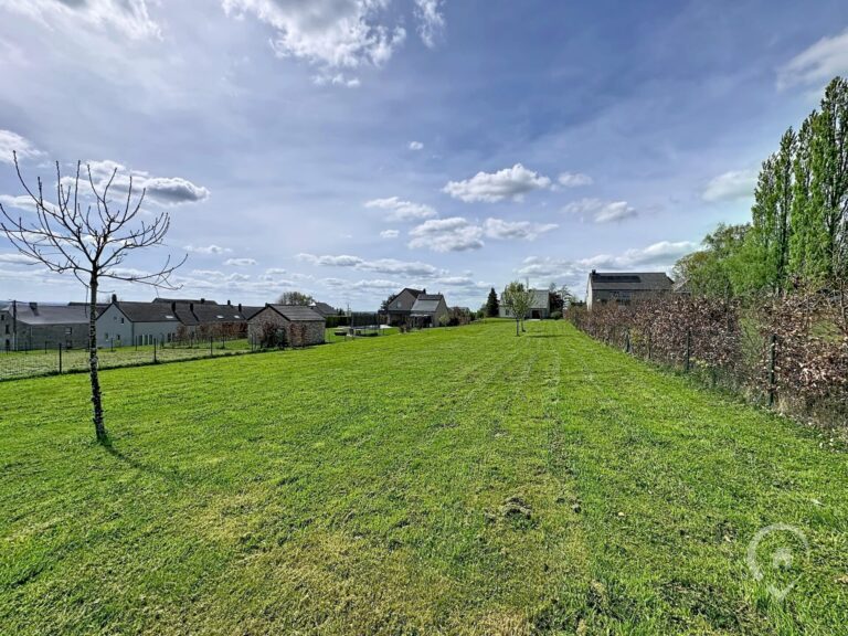 Condrogest - Magnifique parcelle de 18 ares à vendre à Loyers - Dinant