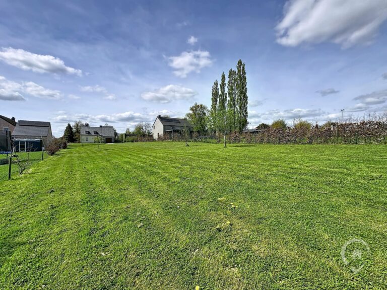Condrogest - Magnifique parcelle de 18 ares à vendre à Loyers - Dinant