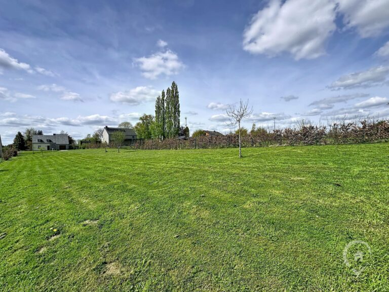 Condrogest - Magnifique parcelle de 18 ares à vendre à Loyers - Dinant