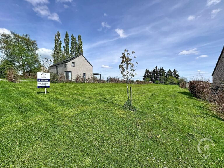 Condrogest - Magnifique parcelle de 18 ares à vendre à Loyers - Dinant