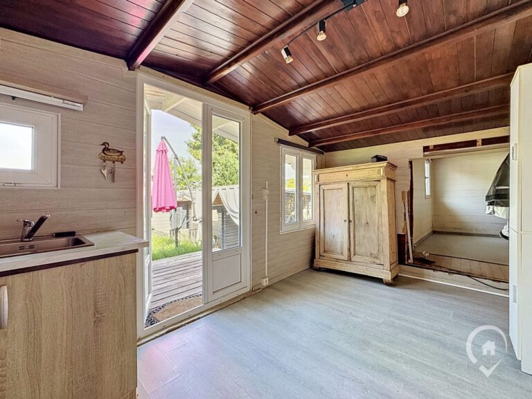 Condrogest - Chalet à rénover à Yvoir dans le domaine de la Gayolle