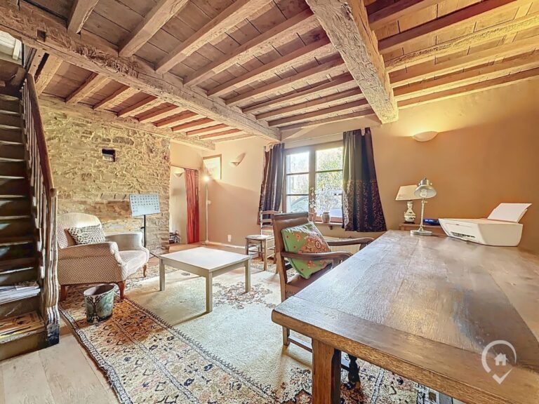 Condrogest - Maison de caractère de 215m² habitable + 114m² facilement aménageable.