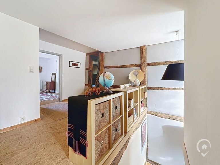 Condrogest - Maison de caractère de 215m² habitable + 114m² facilement aménageable.