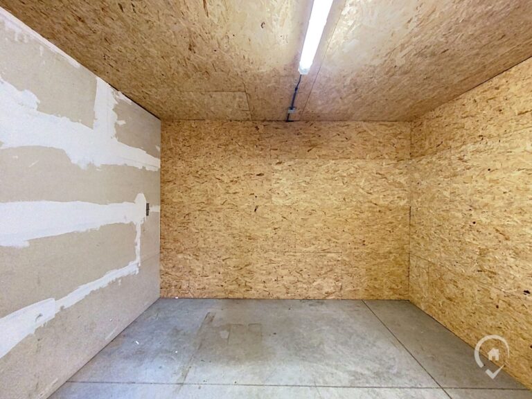 Condrogest - Entrepôt à louer dans le zoning de Sorinnes