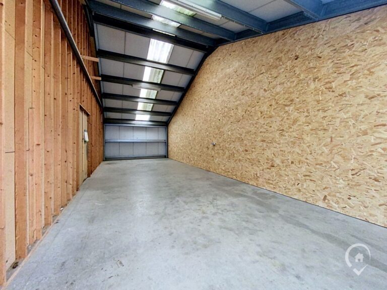 Condrogest - Entrepôt de stockage à louer dans le zoning de Sorinnes