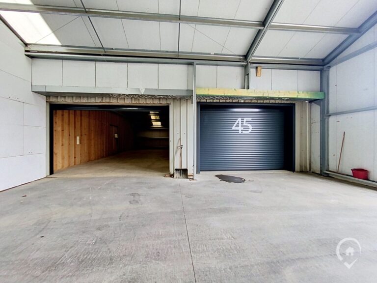 Condrogest - Entrepôt de stockage à louer dans le zoning de Sorinnes