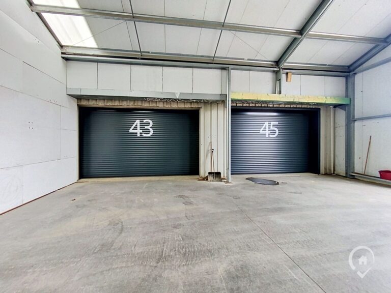 Condrogest - Entrepôt de stockage à louer dans le zoning de Sorinnes