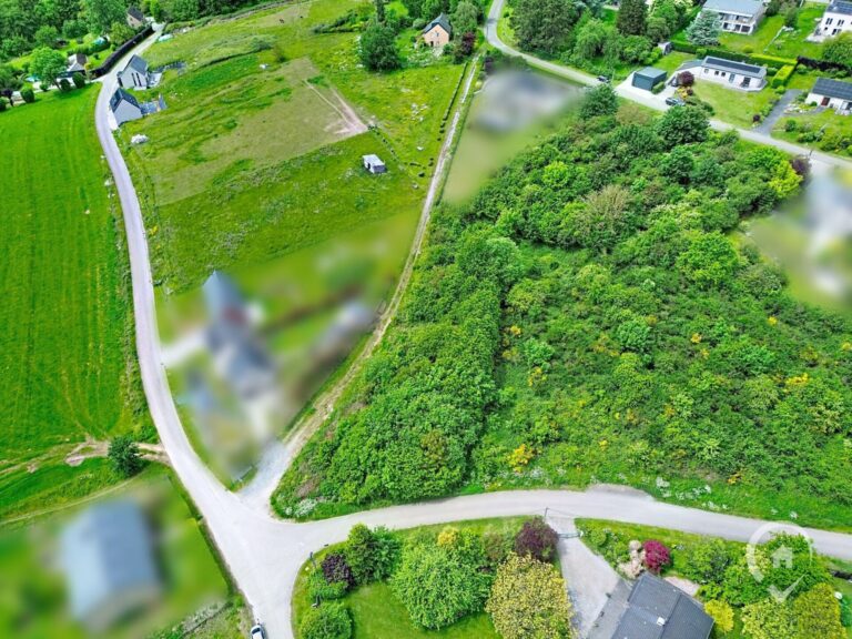 Condrogest - Terrain à vendre avec vue dégagée à Dinant