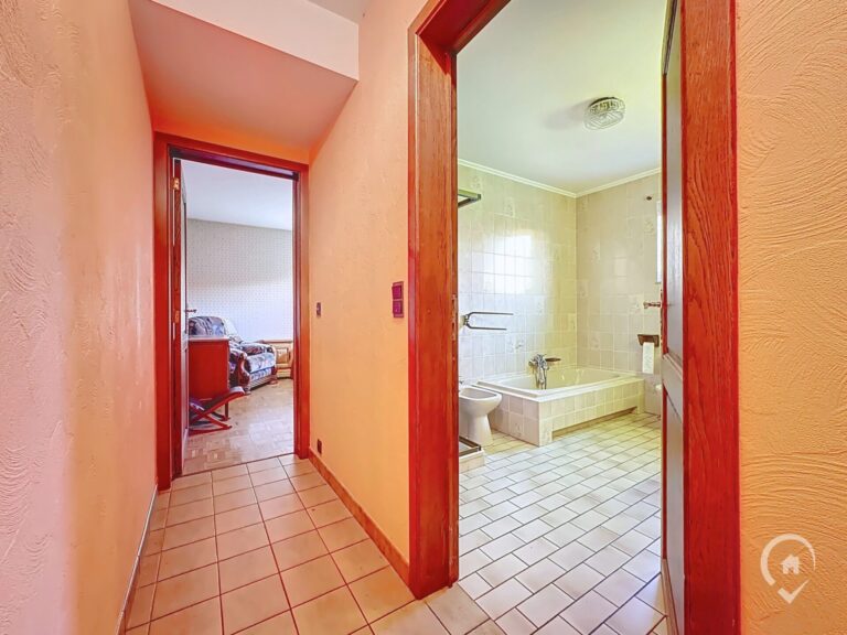 Condrogest - VENDU!! Superbe villa de plain-pied avec superbe jardin