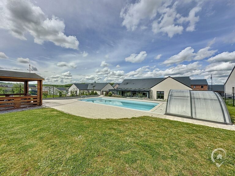 Condrogest - Villa de plain pied avec piscine à Foisches (France)