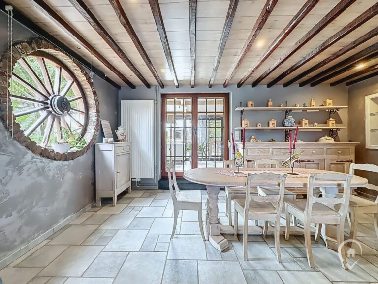 Condrogest - VENDU!! Superbe maison avec magnifique jardin à vendre à Deulin