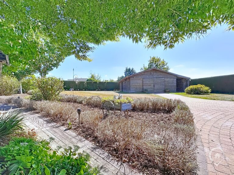 Condrogest - VENDU!! Superbe maison avec magnifique jardin à vendre à Deulin