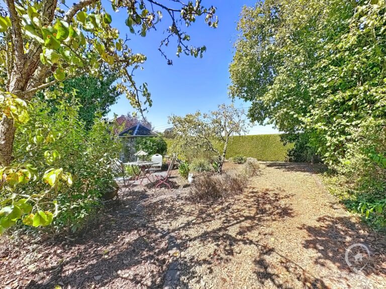 Condrogest - VENDU!! Superbe maison avec magnifique jardin à vendre à Deulin