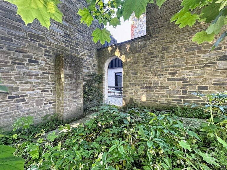Condrogest - Villa d'architecte 5 chambres à vendre à Havelange - Ossogne