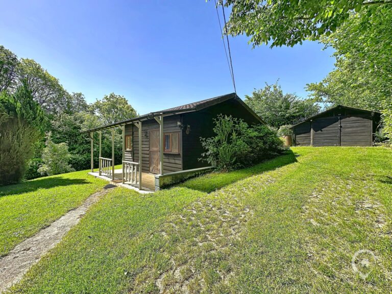 Condrogest - SOUS OPTION !!! Chalet au calme 1 chambre à vendre à Somal