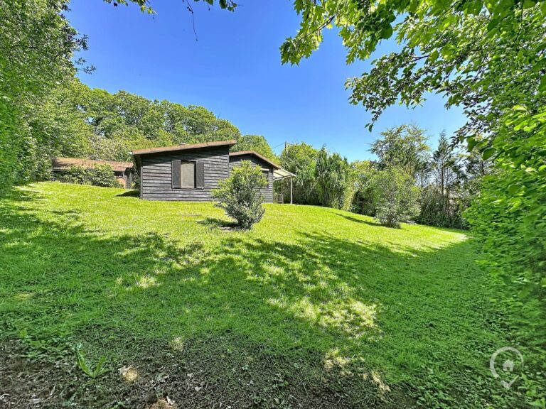 Condrogest - SOUS OPTION !!! Chalet au calme 1 chambre à vendre à Somal