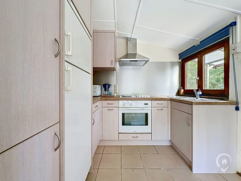 Condrogest - SOUS OPTION !!! Chalet au calme 1 chambre à vendre à Somal