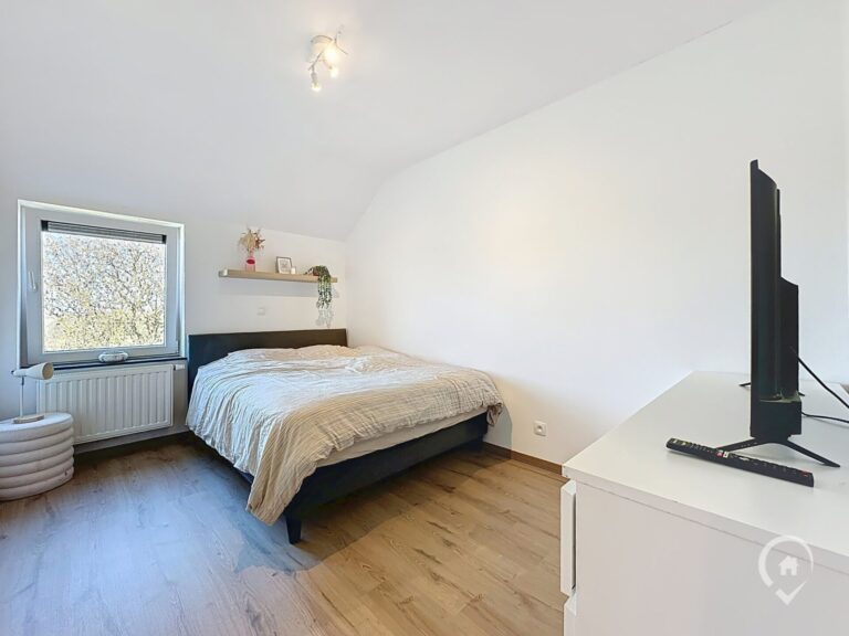 Condrogest - SOUS OPTION !!! Superbe appartement lumineux 2 chambres à vendre à Marloie