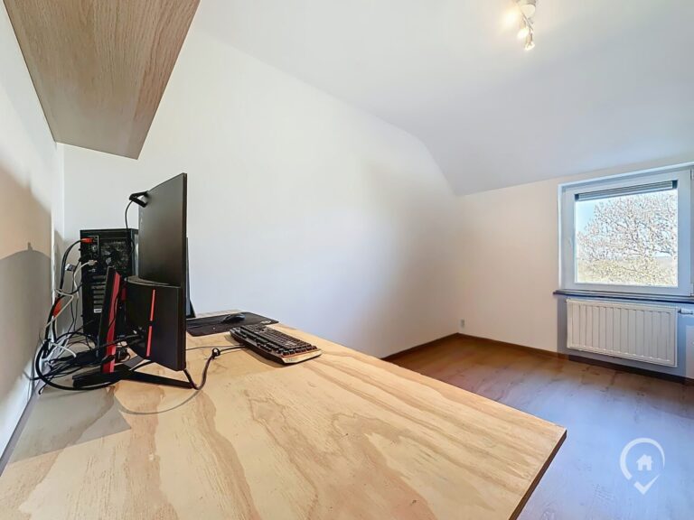 Condrogest - SOUS OPTION !!! Superbe appartement lumineux 2 chambres à vendre à Marloie