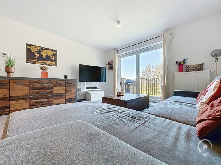 Condrogest - SOUS OPTION !!! Superbe appartement lumineux 2 chambres à vendre à Marloie