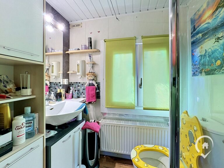 Condrogest - Chalet 1 chambre à vendre à Hastière