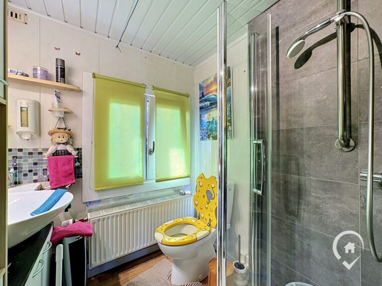Condrogest - Chalet 1 chambre à vendre à Hastière