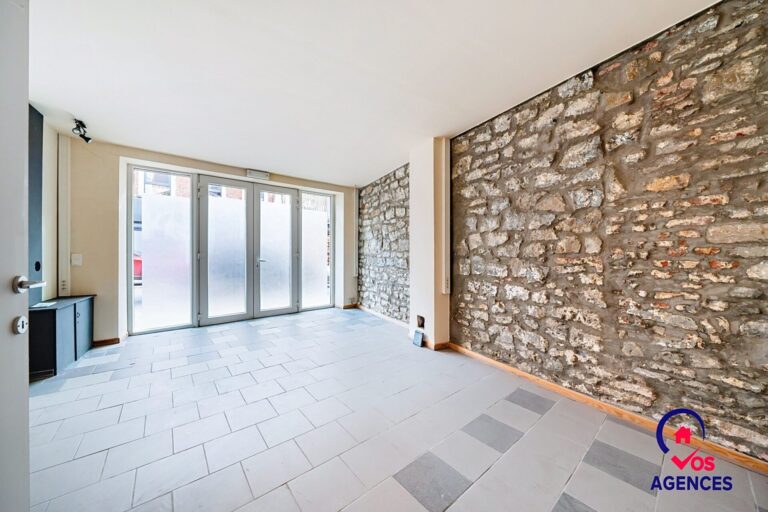 Condrogest - SOUS OPTION !!! Immeuble mixte à vendre au centre de Ciney