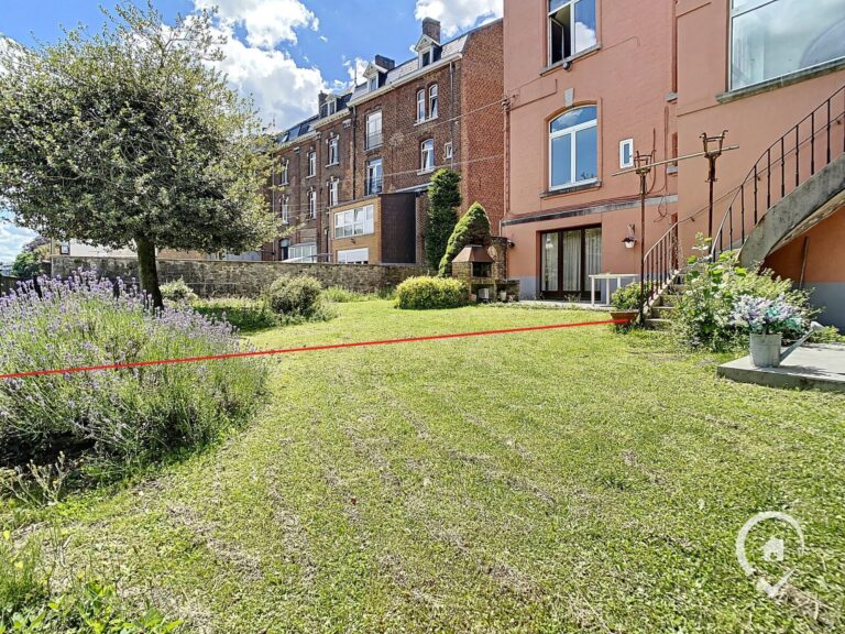 Condrogest - Appartement de plain-pied en bord de Meuse à vendre à Dinant