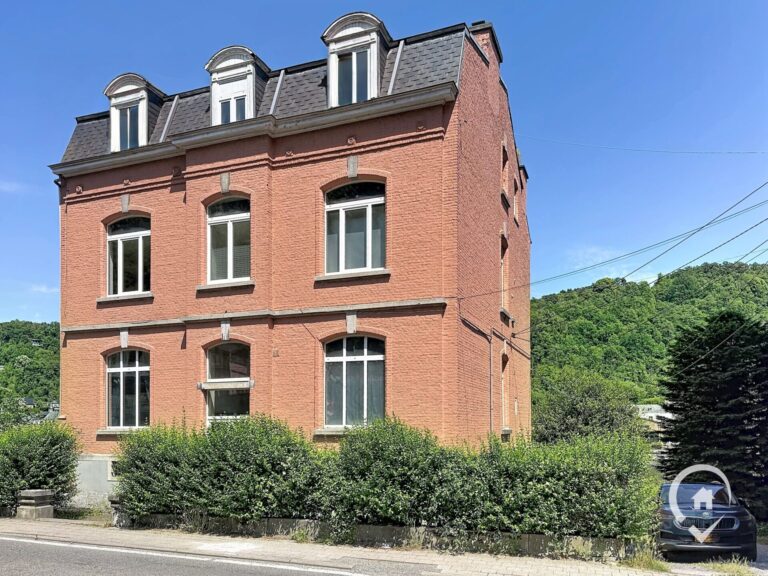 Condrogest - Appartement de plain-pied en bord de Meuse à vendre à Dinant
