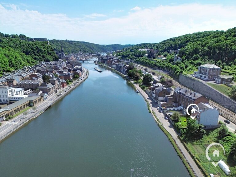 Condrogest - Appartement de plain-pied en bord de Meuse à vendre à Dinant