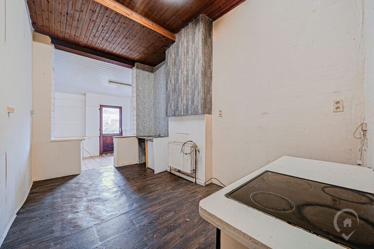 Condrogest - Maison de commerce à vendre à Hastière