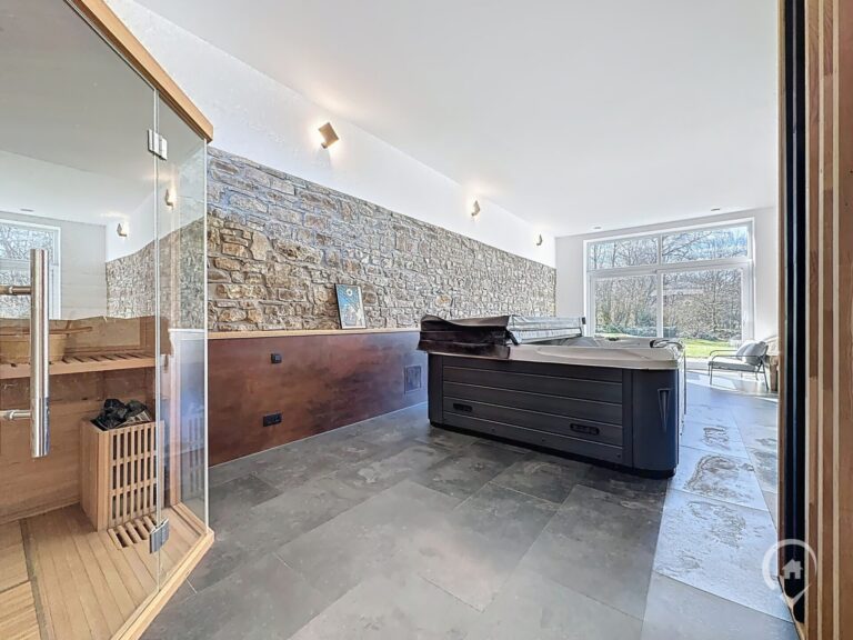 Condrogest - Superbe propriété rénovée 7 chambres à vendre à Hodister