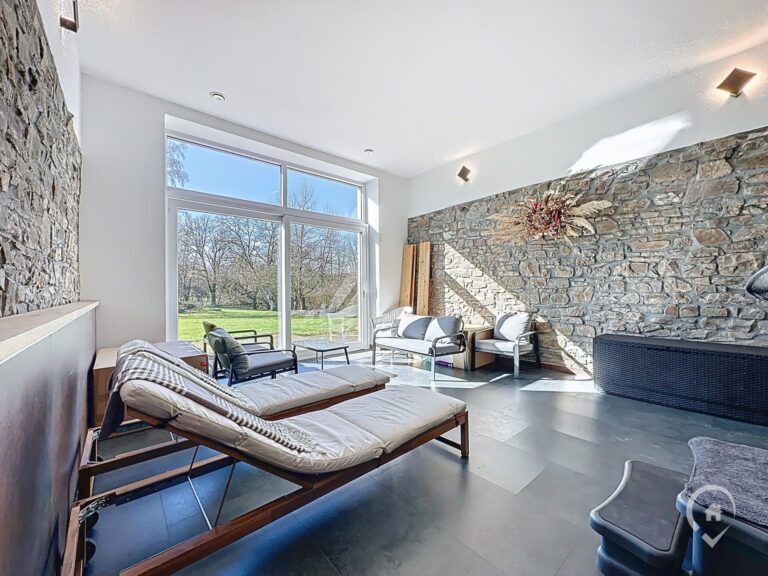 Condrogest - Superbe propriété rénovée 7 chambres à vendre à Hodister