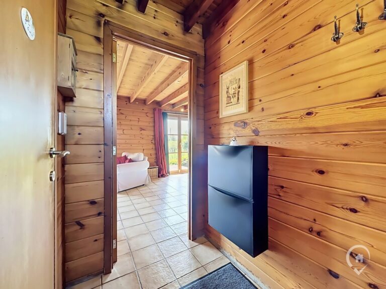 Condrogest - SOUS OPTION !!! Chalet au calme en zone d'habitat à vendre à Forzée