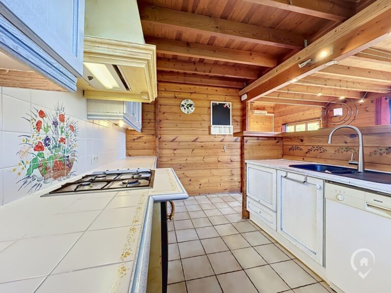 Condrogest - SOUS OPTION !!! Chalet au calme en zone d'habitat à vendre à Forzée