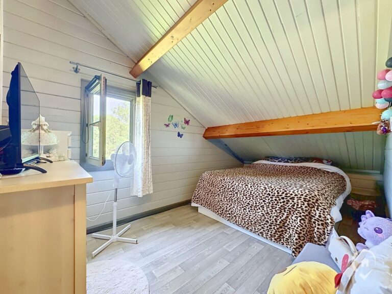 Condrogest - SOUS OPTION !!! Chalet au calme en zone d'habitat à vendre à Forzée