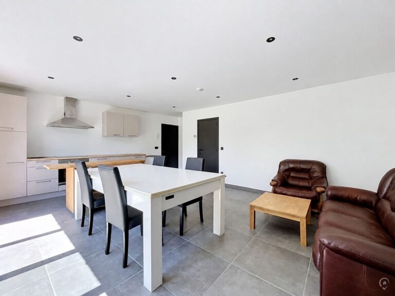 Condrogest - Appartement 2 chambres à louer au centre de Marche SOUS OPTION