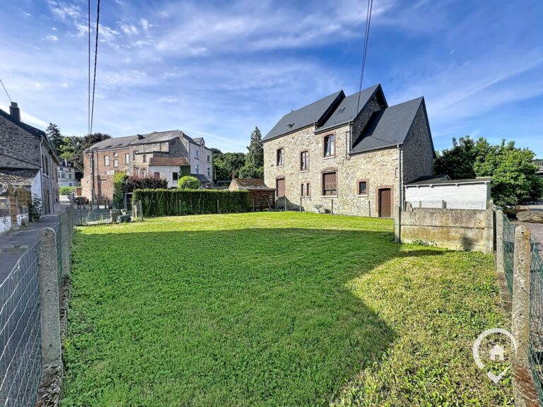 Condrogest - Terrain à bâtir (maison 4 façades) à vendre à Hastière