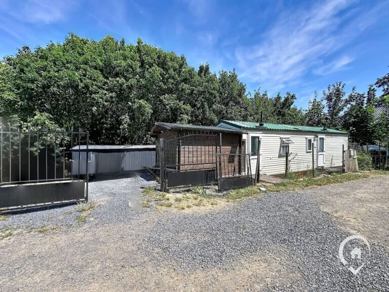 Condrogest - Caravane résidentielle 3 chambres à vendre à Hastière