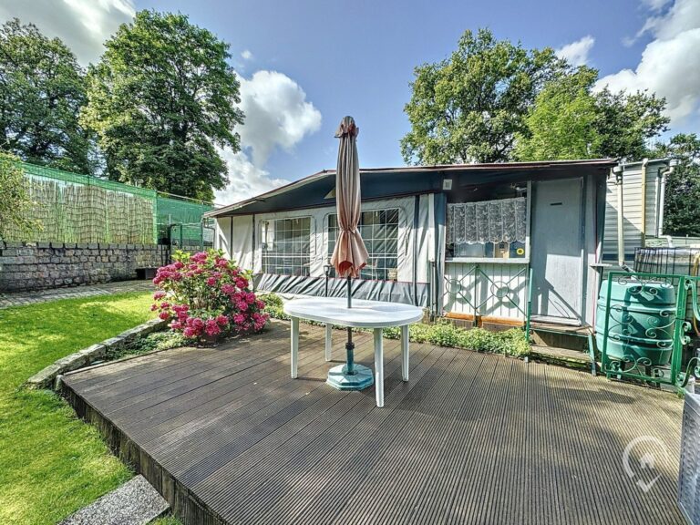 Condrogest - Caravane résidentielle 2 chambres à vendre à Hastière