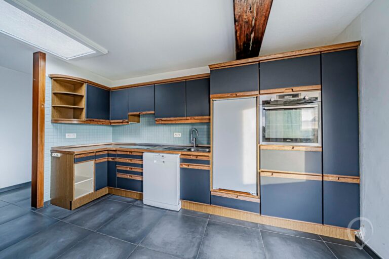 Condrogest - VENDU !!! Maison 4 chambres avec garage à vendre à Aisemont