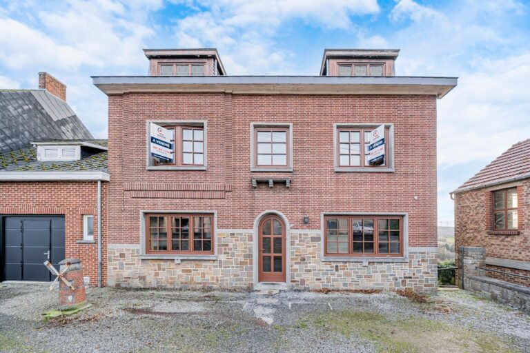 Condrogest - VENDU !!! Maison 4 chambres avec garage à vendre à Aisemont