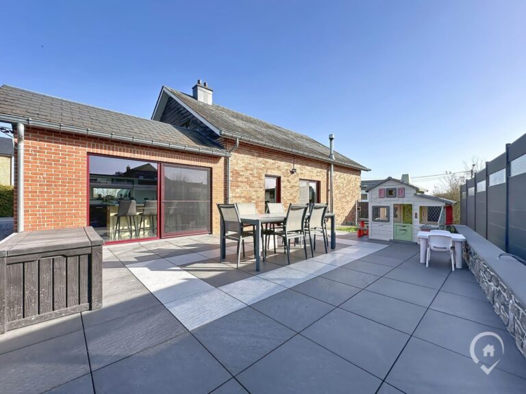 Condrogest - VENDU !!! Maison rénovée à vendre avec un entrepôt à Baillonville