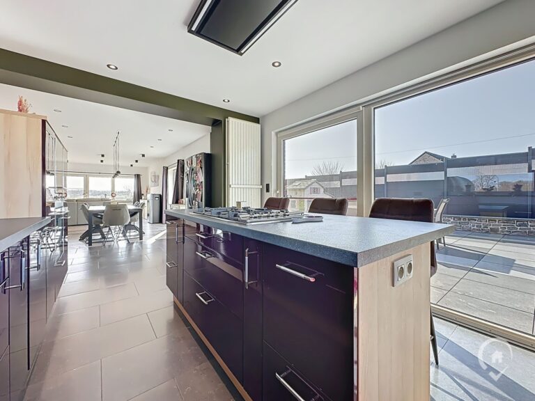 Condrogest - VENDU !!! Maison rénovée à vendre avec un entrepôt à Baillonville
