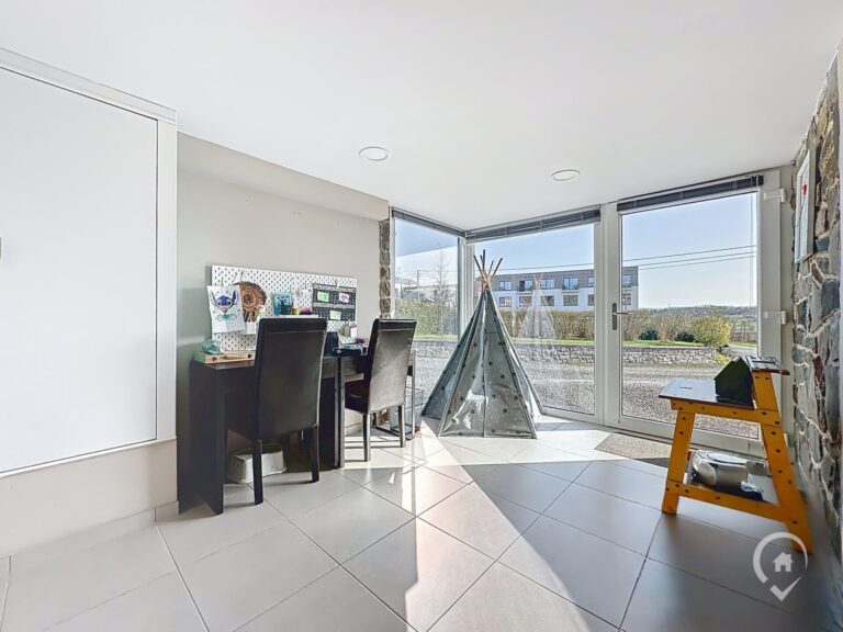 Condrogest - VENDU !!! Maison rénovée à vendre avec un entrepôt à Baillonville