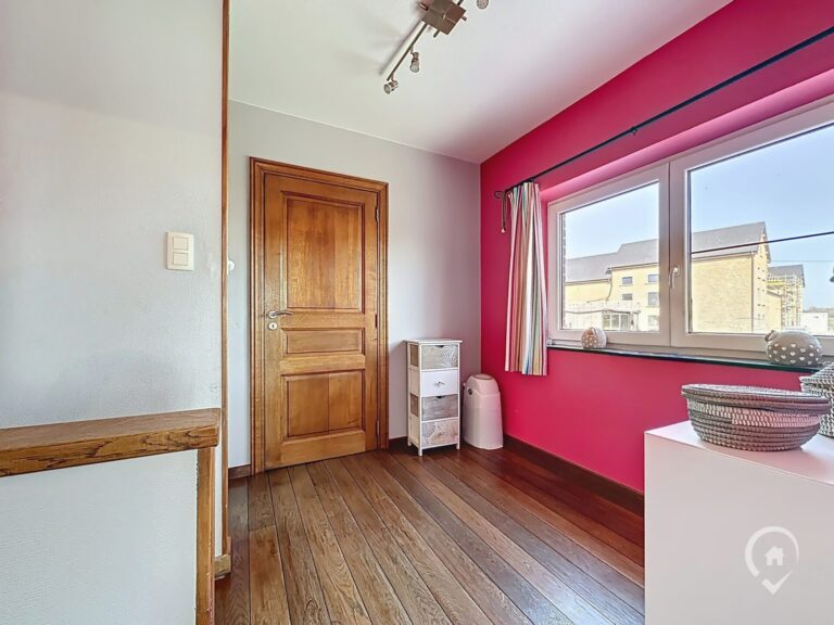 Condrogest - VENDU !!! Maison rénovée à vendre avec un entrepôt à Baillonville