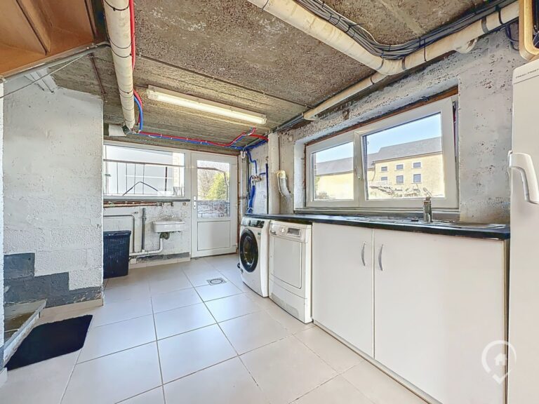 Condrogest - VENDU !!! Maison rénovée à vendre avec un entrepôt à Baillonville