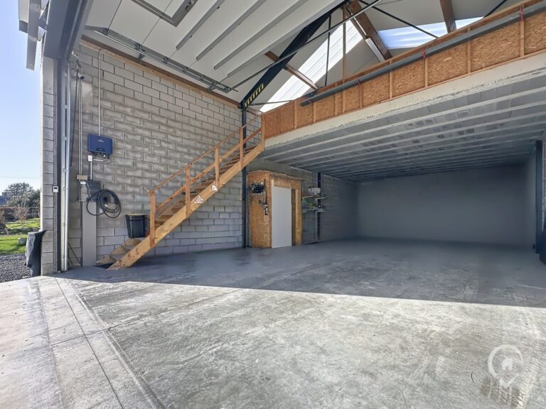 Condrogest - VENDU !!! Maison rénovée à vendre avec un entrepôt à Baillonville